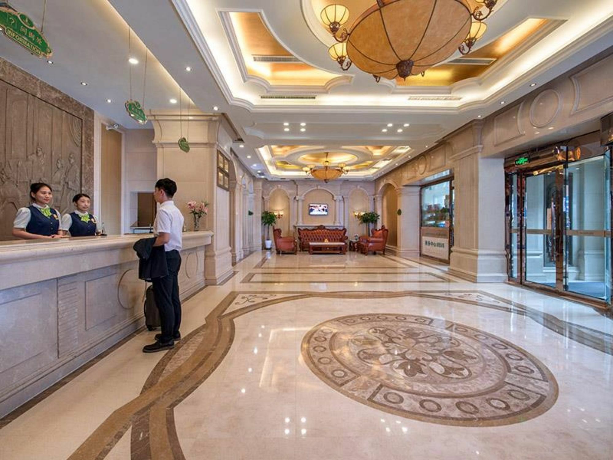 Vienna International Hotel Shenyang Railway Station Eksteriør billede